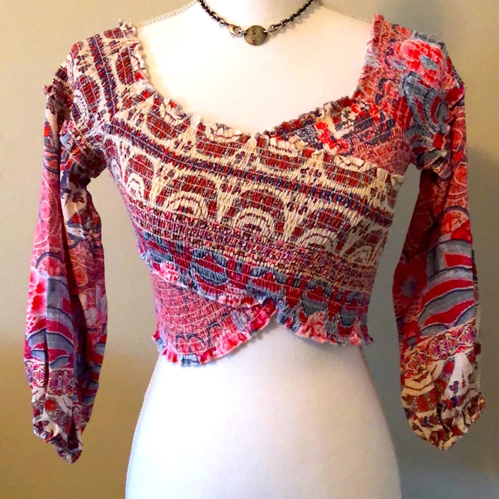 GUESS Cropped Top